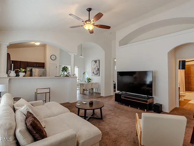 2232 Honour Point Pl — Photo 10