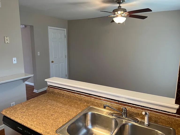 408 Naughty Ln — Photo 8