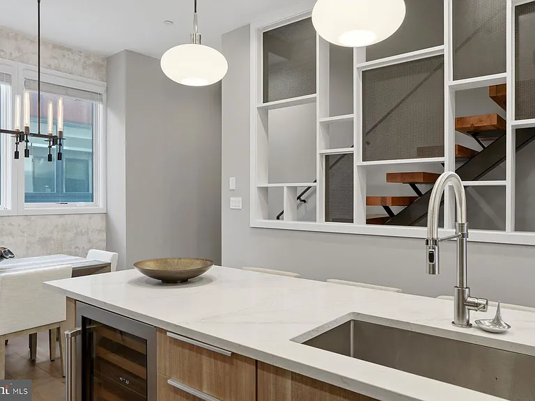 611 N Galloway St — Photo 10