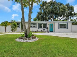 8664 Narcissus Ave, Seminole, FL 33777