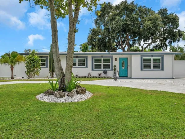 8664 Narcissus Ave, Seminole, FL 33777