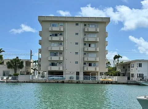 8400 Byron Ave #4