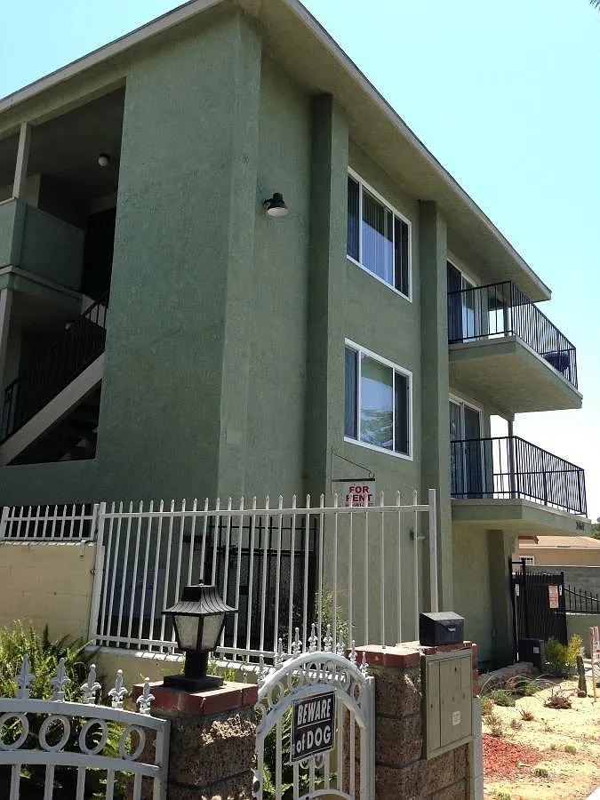 2 bed, 1010 sqft, $2,195 — Photo 2