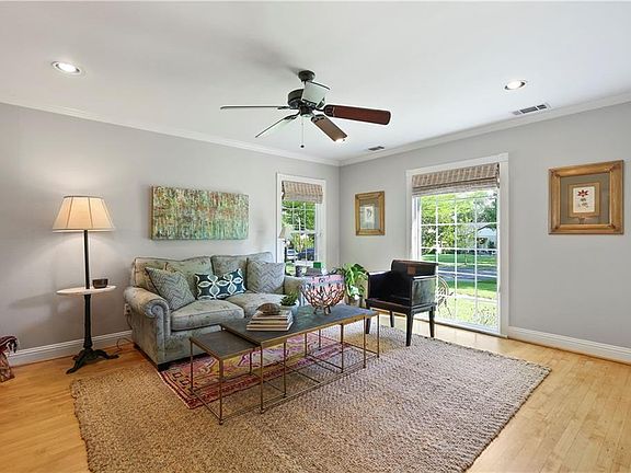 3rd image of 6951 Coronado Ave