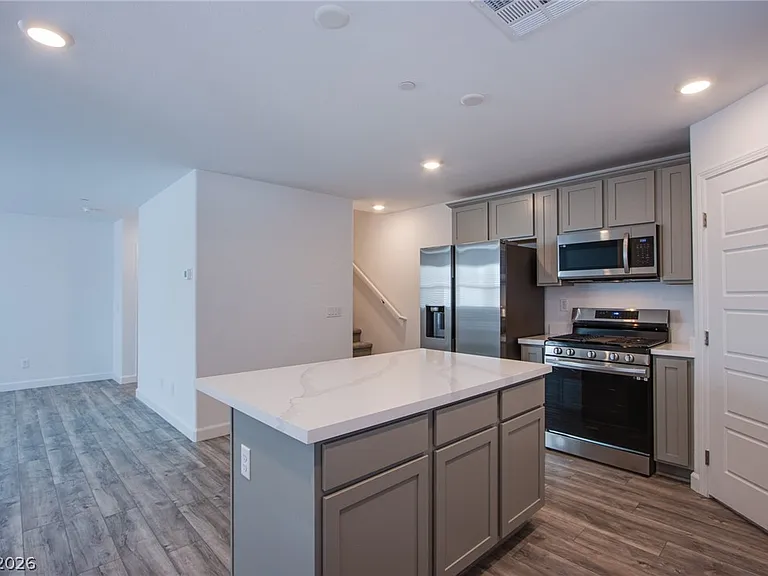 843 Watford Pl — Photo 12