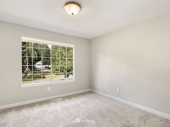 2nd image of 22917 NE 24th Pl