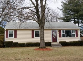 30 Kenneth Rd, Easthampton, MA 01027