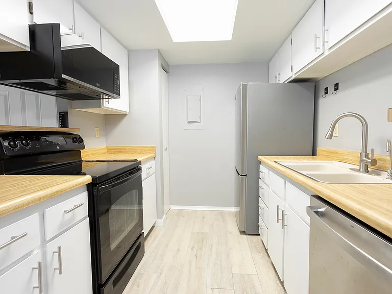 14444 E Colorado Dr #204 — Photo 4