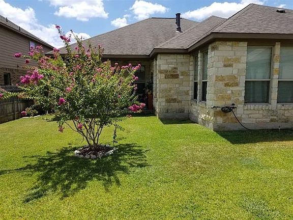 4th image of 511 Rolling Brook Ln