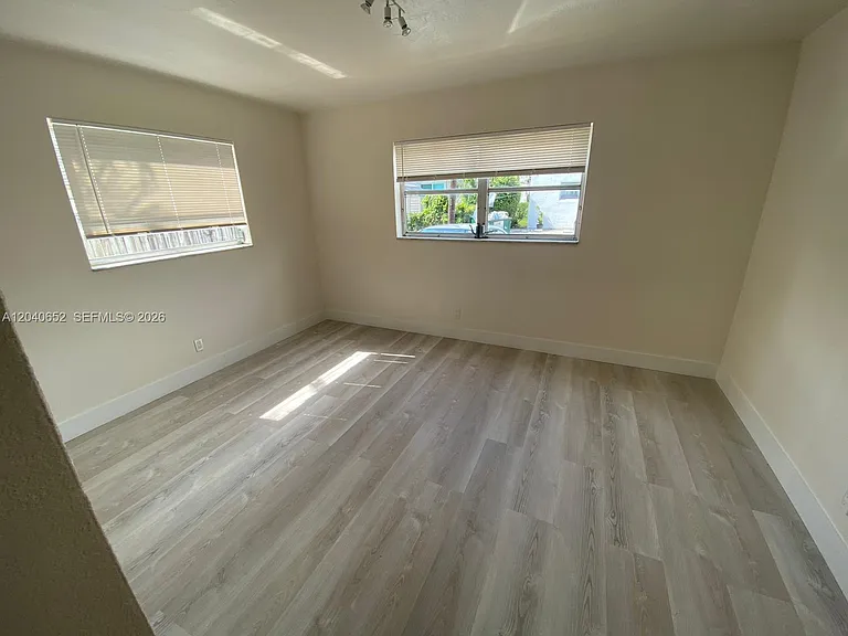 1939 Jefferson St #102 — Photo 11
