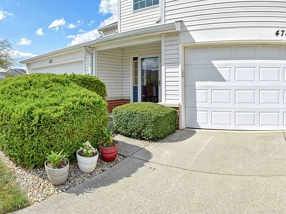 2nd image of 474 Blanford Pl