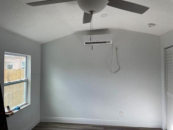 3rd image of 825 W 3rd St #4