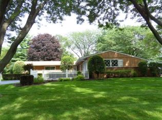 201 N Pine St, Geneva, IL 60134