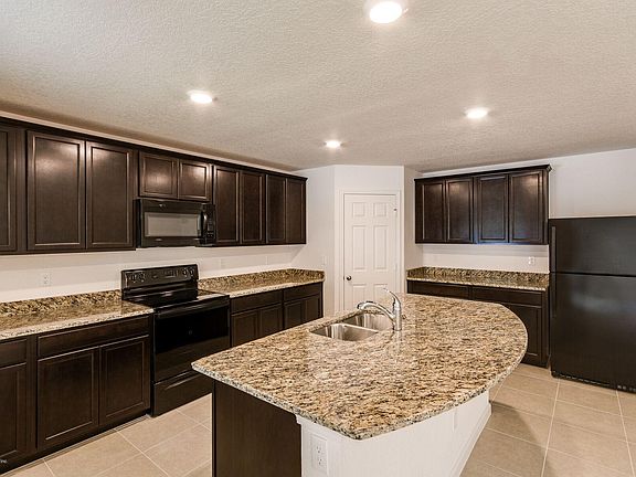 2nd image of 77610 Lumber Creek Blvd