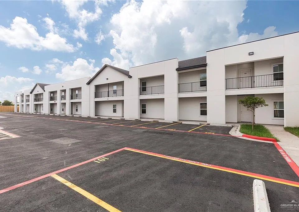 820 E Cedar Ave #101