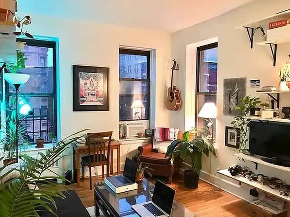 101 W 68th St APT 4A, New York, NY 10023