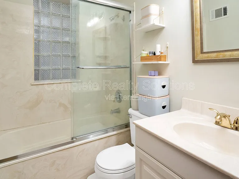 2164 Lafayette Ave — Photo 11
