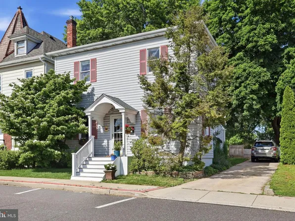 509 W Walnut St, Perkasie, PA 18944