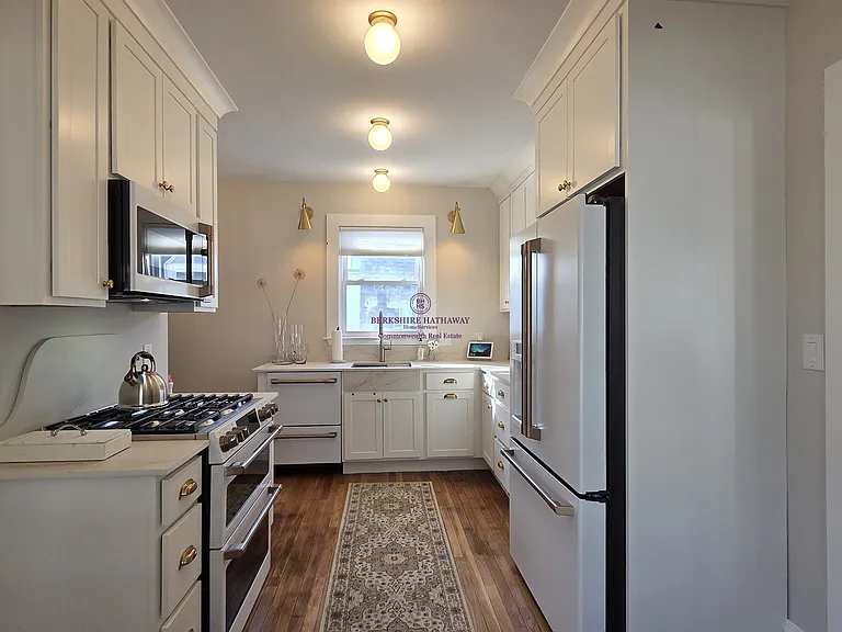 26 Clark St #B — Photo 2