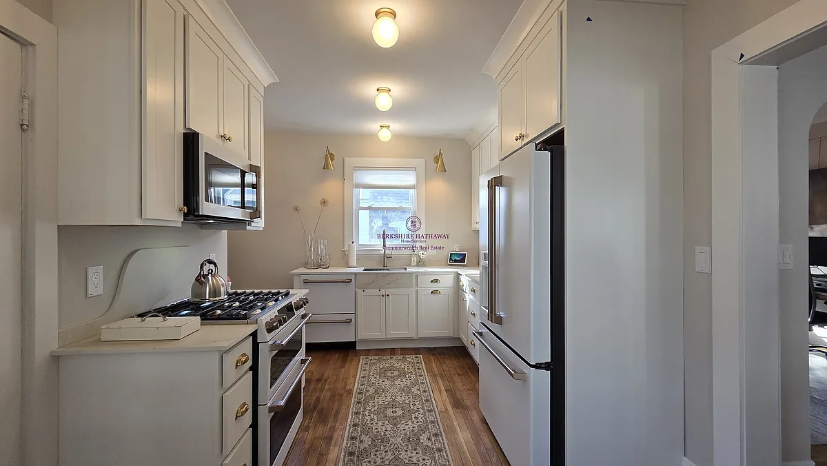 Building Photo - 26 Clark St #B