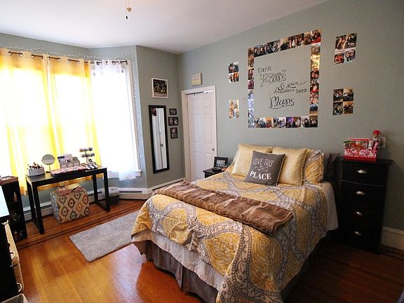 2nd image of 28 Wood St #2
