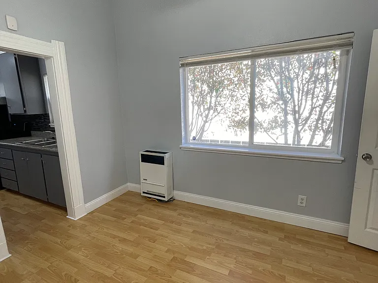 1705 Linden St #2 — Photo 24