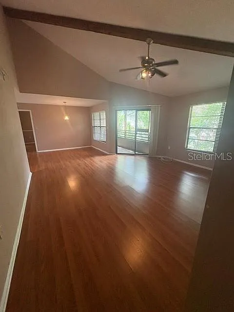 2 bed 2 bath townhome — Photo 2