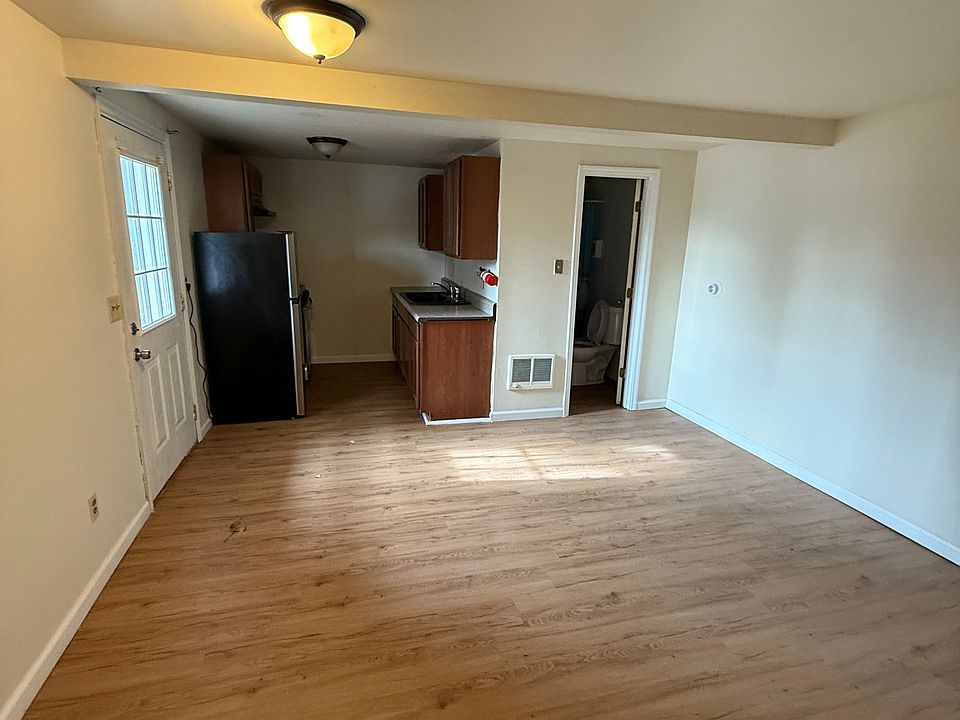 1st image of 1005 Saint Clair Ave #A