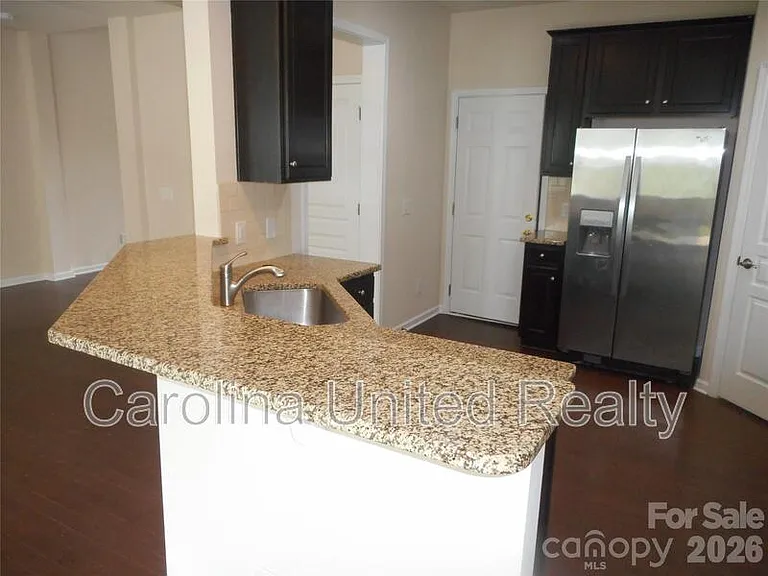 5860 Glassport Ln #504 — Photo 8