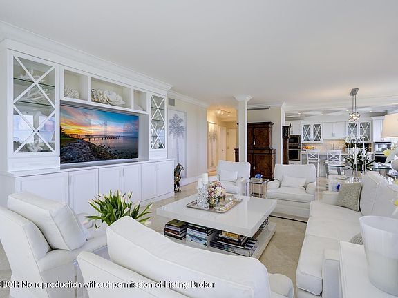 2nd image of 330 S Ocean Blvd #C-1