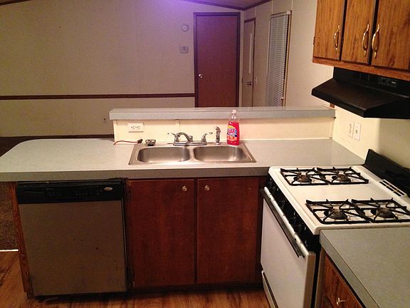 4th image of 17201 Greentree Dr