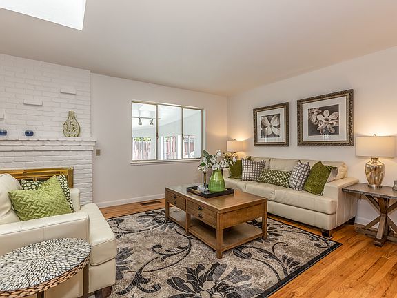 4th image of 1311 Cameo Dr
