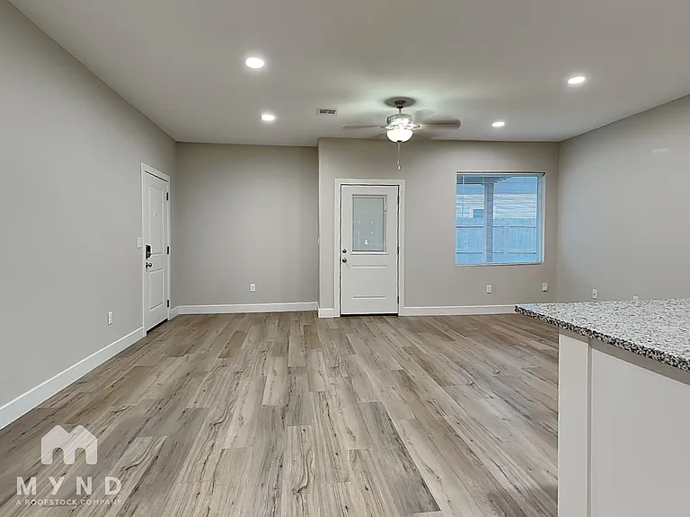 5791 E Bristol St #5791 — Photo 4