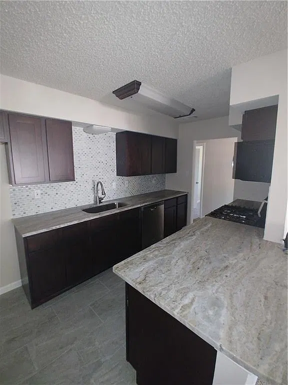 333 Hilltop — Photo 4