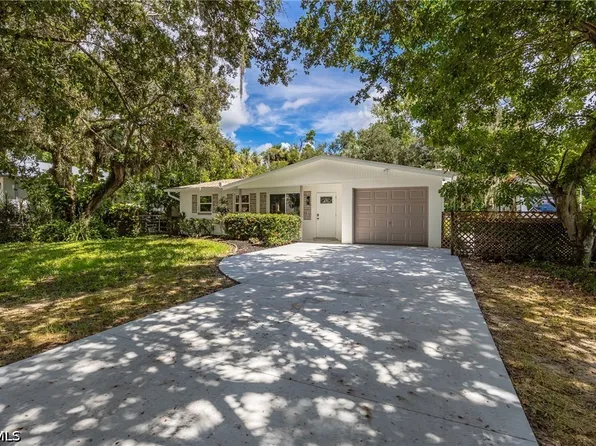 2018 Flamingo Dr, North Fort Myers, FL 33917