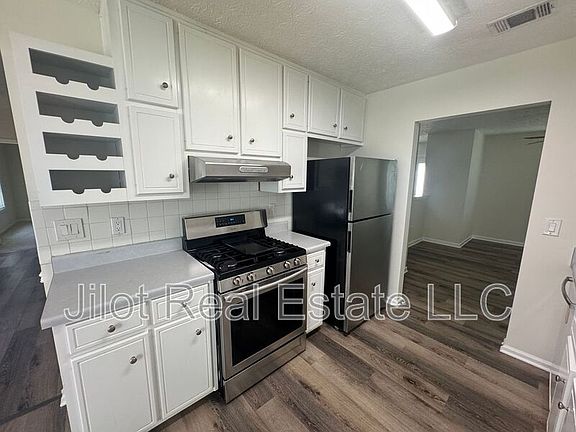 2nd image of 288 Due West Dr
