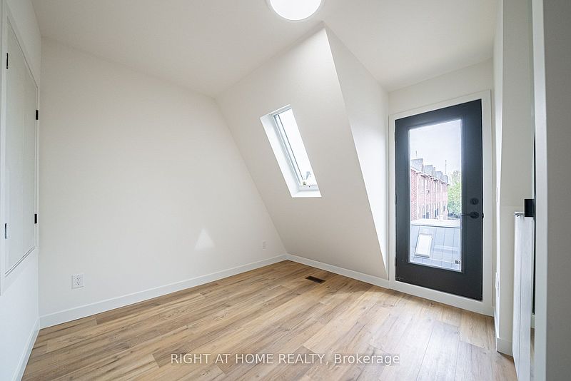 Toronto House for rent - 3 Bedrooms — photo 10