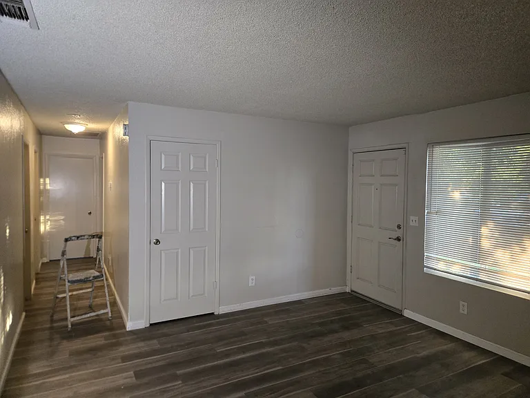 141 S Minnewawa Ave #101 — Photo 6