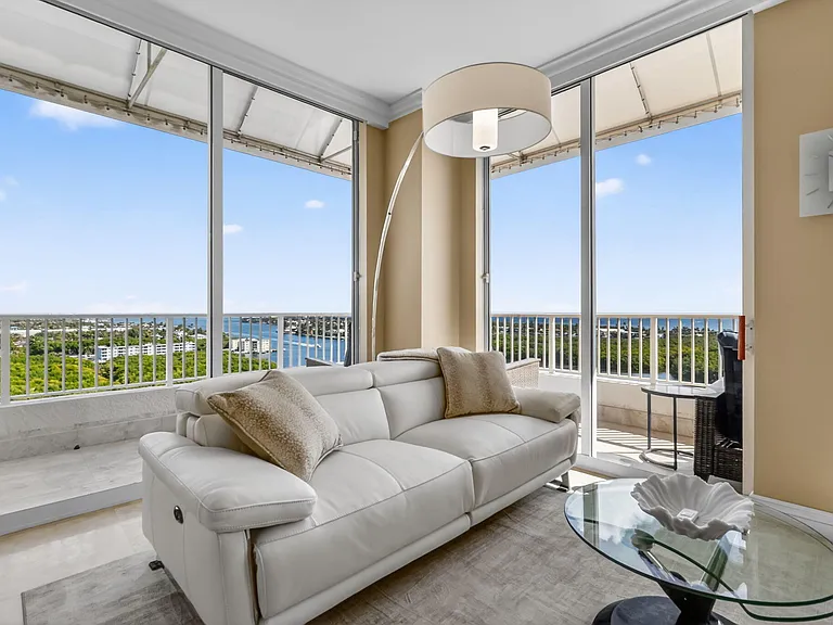 700 E Boynton Beach Blvd #Penthouse 2 — Photo 6