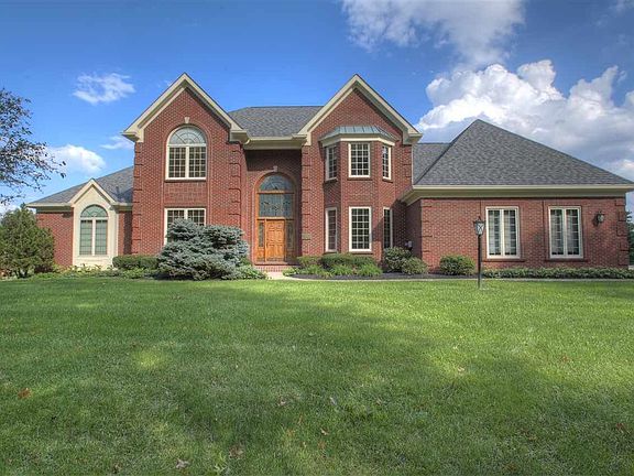 2nd image of 882 Rosewood Dr