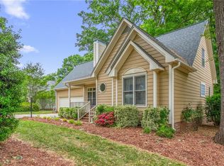 1144 Newberry Dr, Mebane, NC 27302