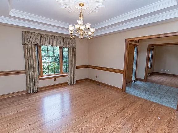 5th image of 7264 Forestwood Dr
