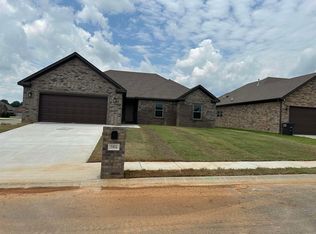 5904 Rope Trl, Jacksonville, AR 72076