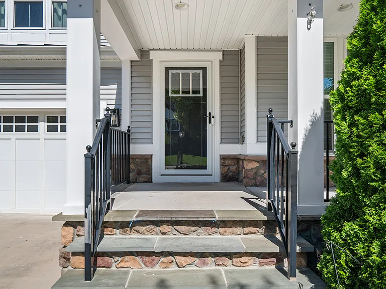 16848 White Daisy Loop — Photo 4