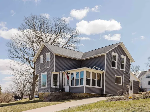 318 Maiden St, Mineral Point, WI 53565