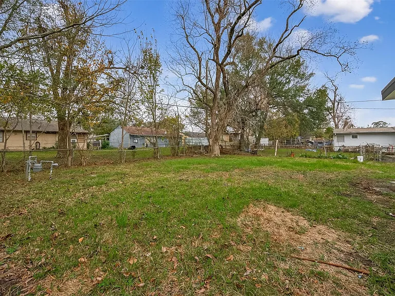 5833 Southlea St — Photo 40