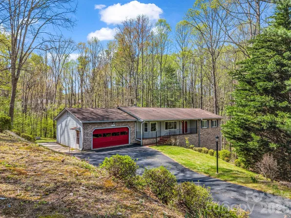 525 Maren Ct, Hendersonville, NC 28739