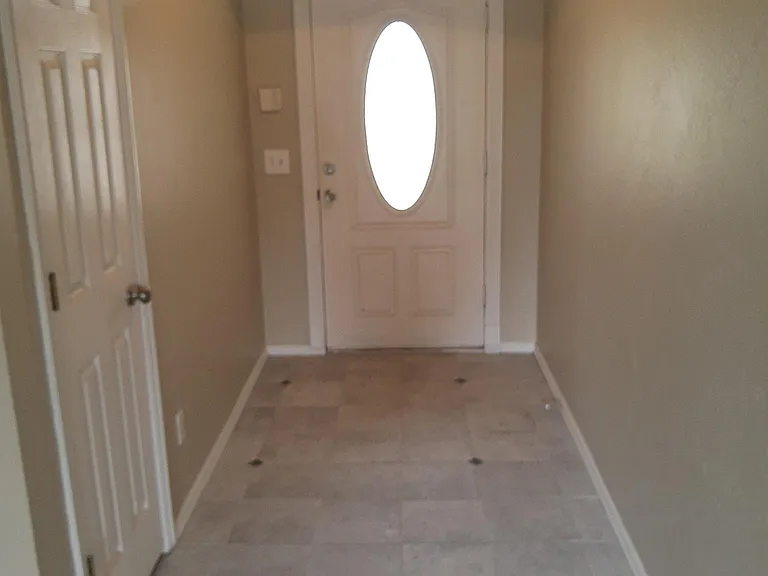 500 Westridge Dr — Photo 2