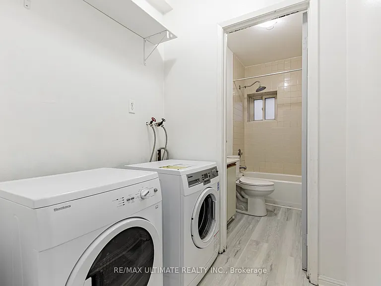 996 Queen St E #4 — Photo 12