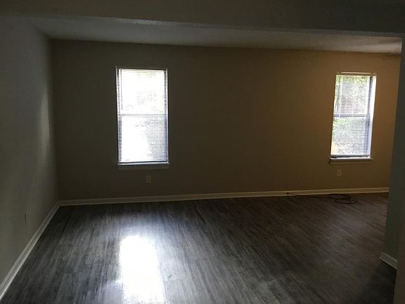 3rd image of 116 Chalet North Ct